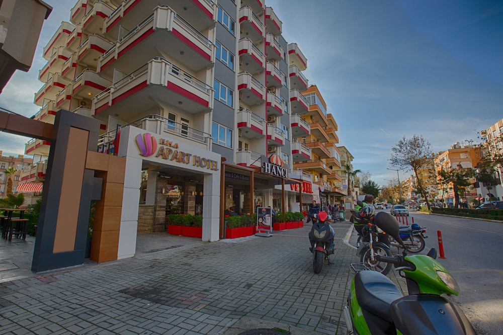 HMA Hotel & Suites — Hotel building in Alanya