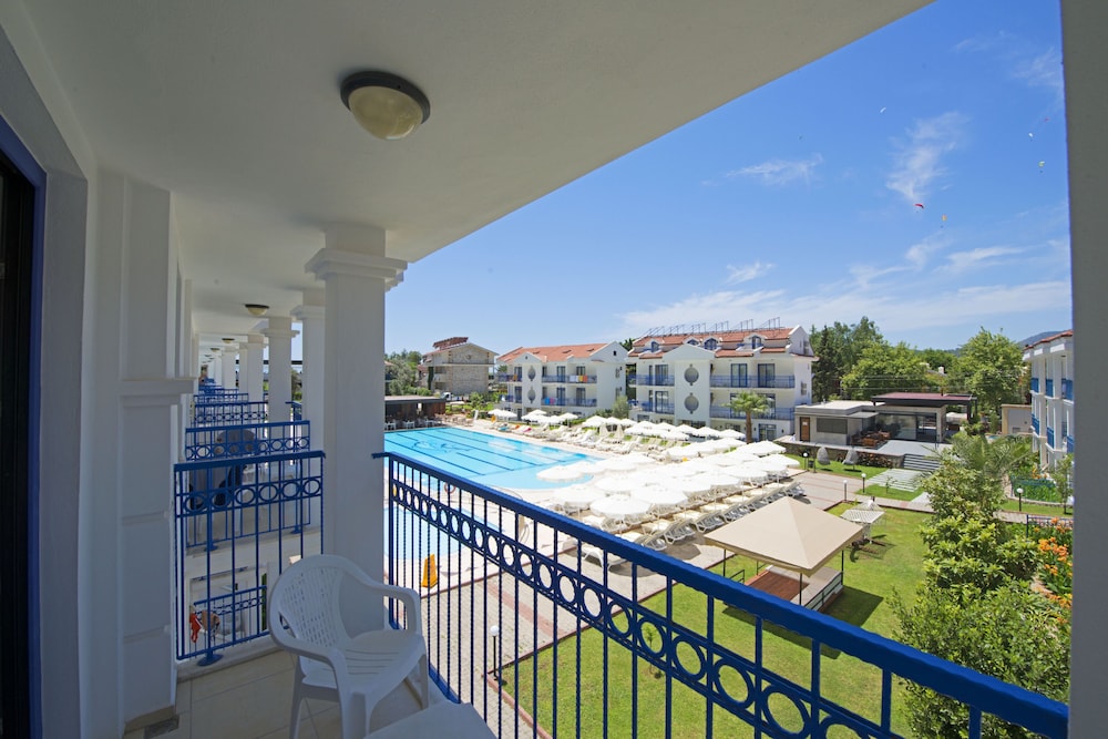 Belcekum Beach Hotel — Swimming pool in Fethiye, Mugla