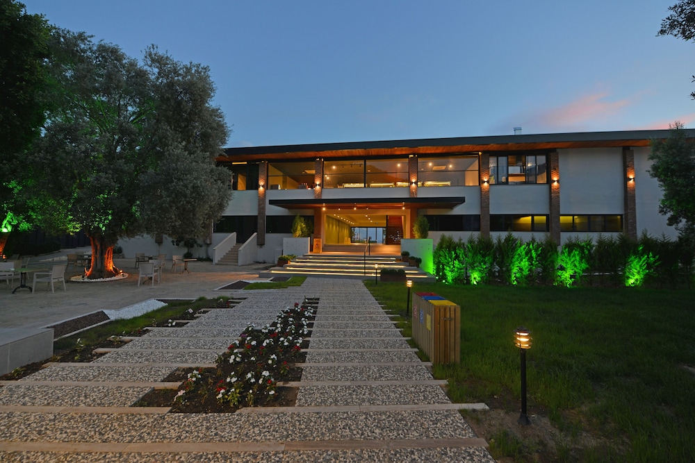 Belcekum Beach Hotel — Hotel building in Fethiye, Mugla