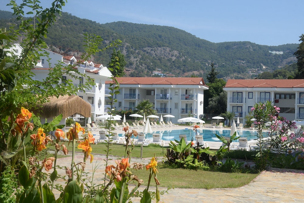 Belcekum Beach Hotel — Swimming pool in Fethiye, Mugla