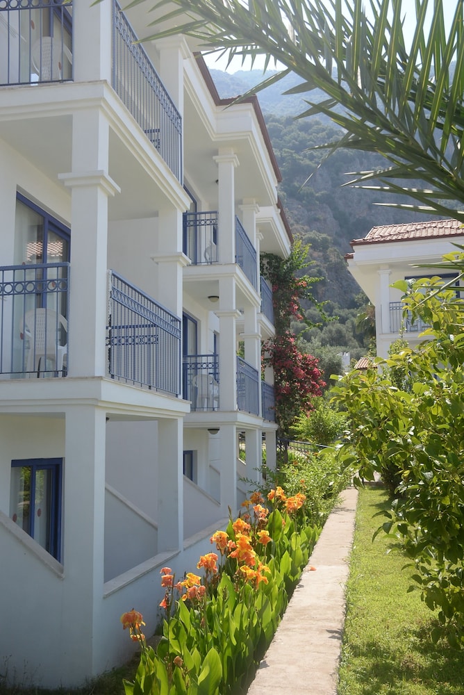 Belcekum Beach Hotel — Hotel building in Fethiye, Mugla