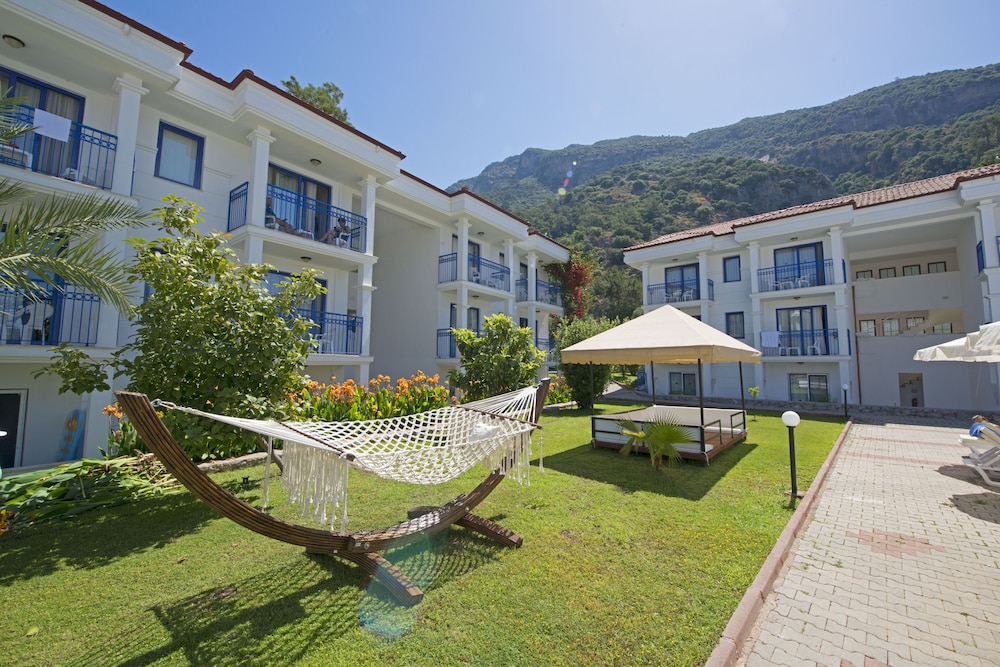 Belcekum Beach Hotel — Hotel building in Fethiye, Mugla