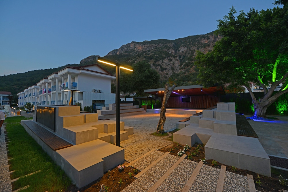 Belcekum Beach Hotel — Hotel building in Fethiye, Mugla