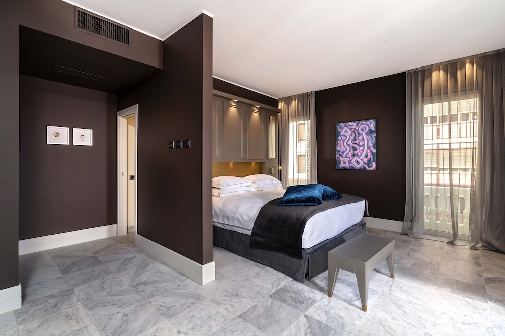 Hotel Palazzo Doglio — Hotel rooms in Cagliari, Sardinia