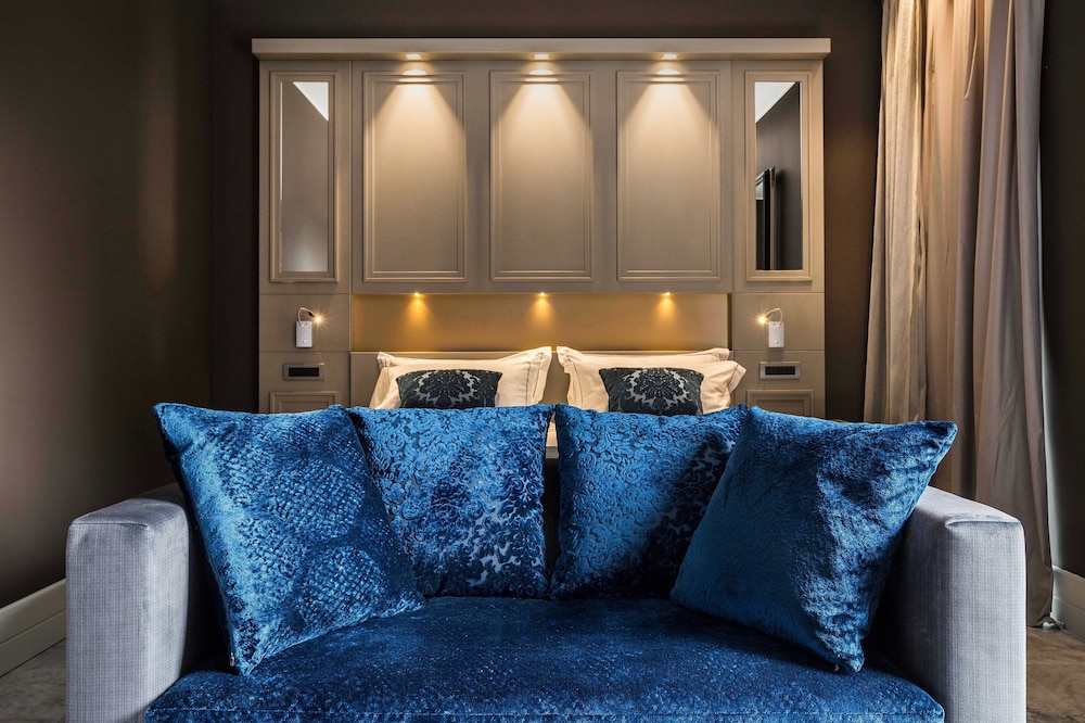 Hotel Palazzo Doglio — Hotel rooms in Cagliari, Sardinia