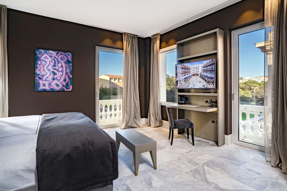 Hotel Palazzo Doglio — Hotel rooms in Cagliari, Sardinia
