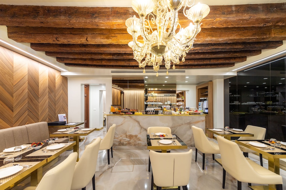 Palazzo San Lorenzo — Restaurant & bars in Venice, Veneto