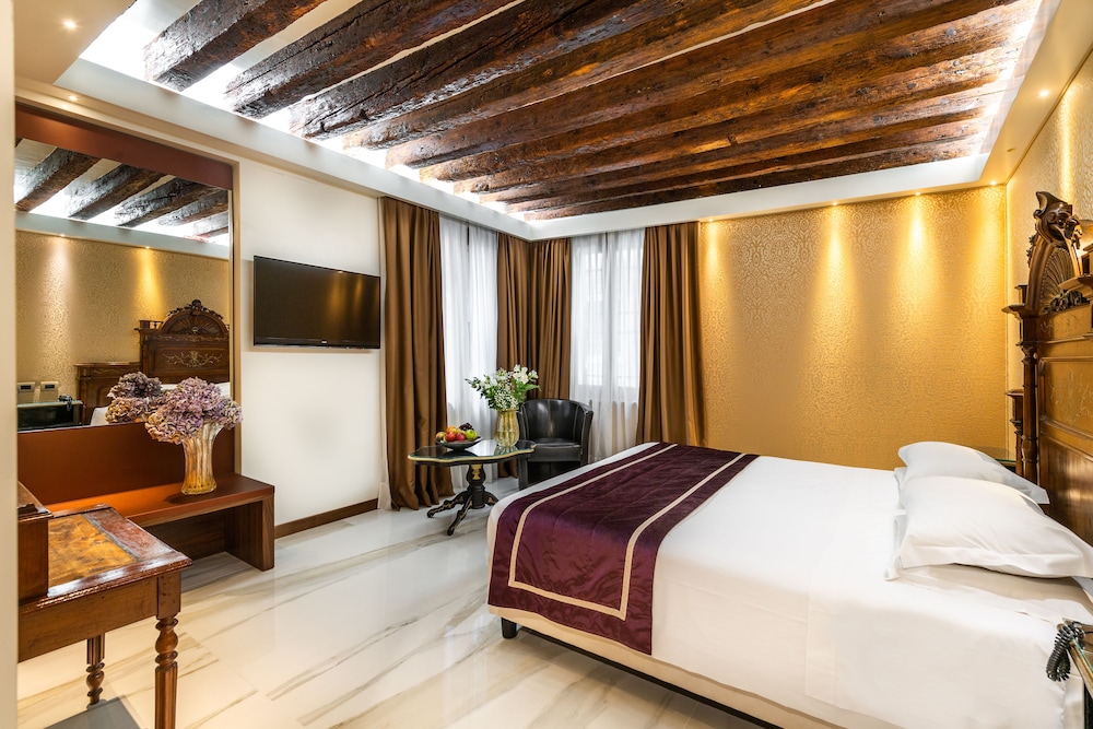 Palazzo San Lorenzo — Hotel rooms in Venice, Veneto