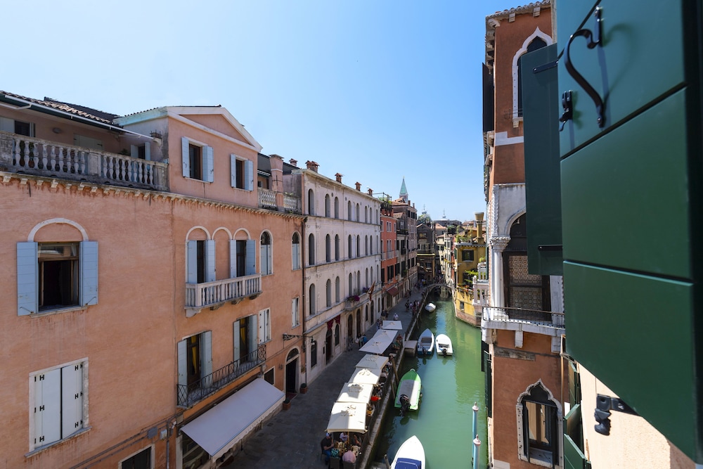 Palazzo San Lorenzo — Attractions in the area in Venice, Veneto