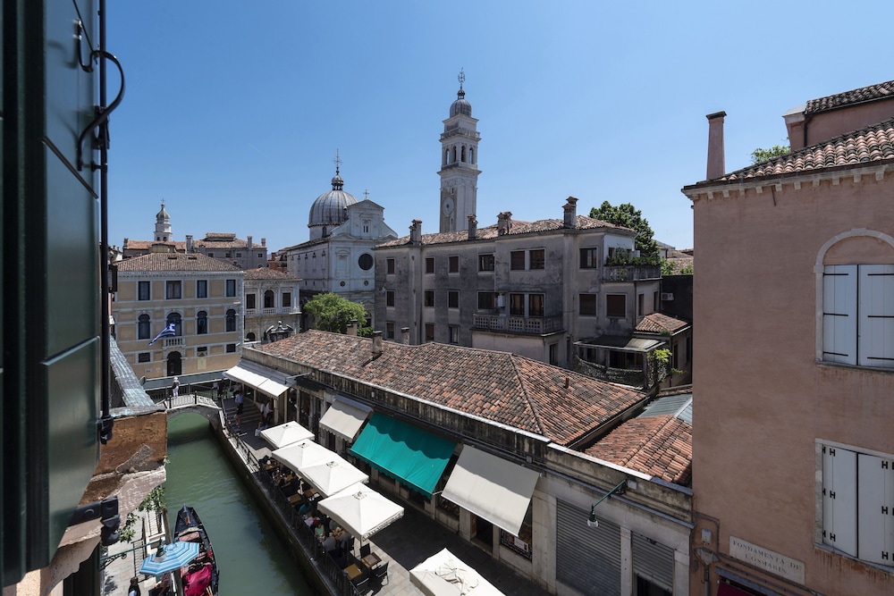 Palazzo San Lorenzo — Main photo in Venice, Veneto