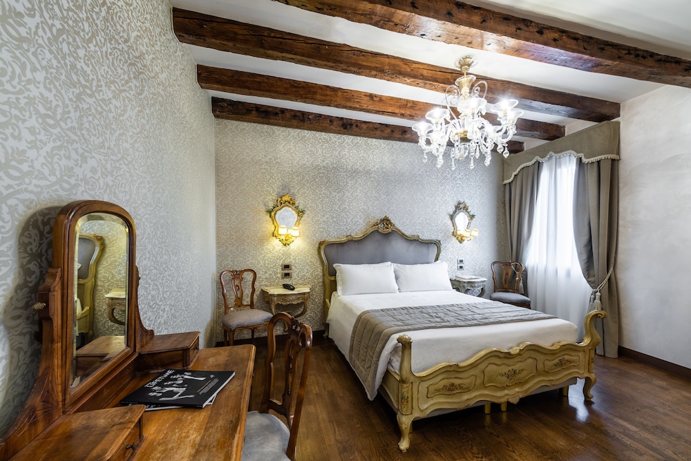 Palazzo San Lorenzo — Hotel rooms in Venice, Veneto