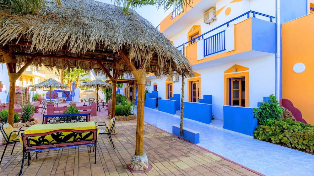 Eltina Apartments — Hotel building in Malia