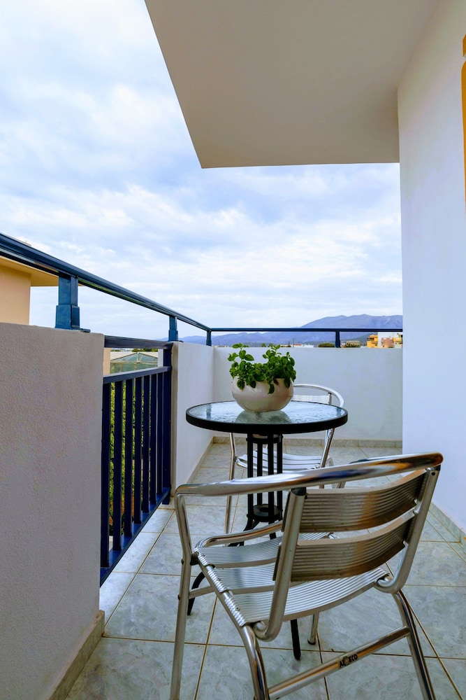 Eltina Apartments — Hotel rooms in Malia