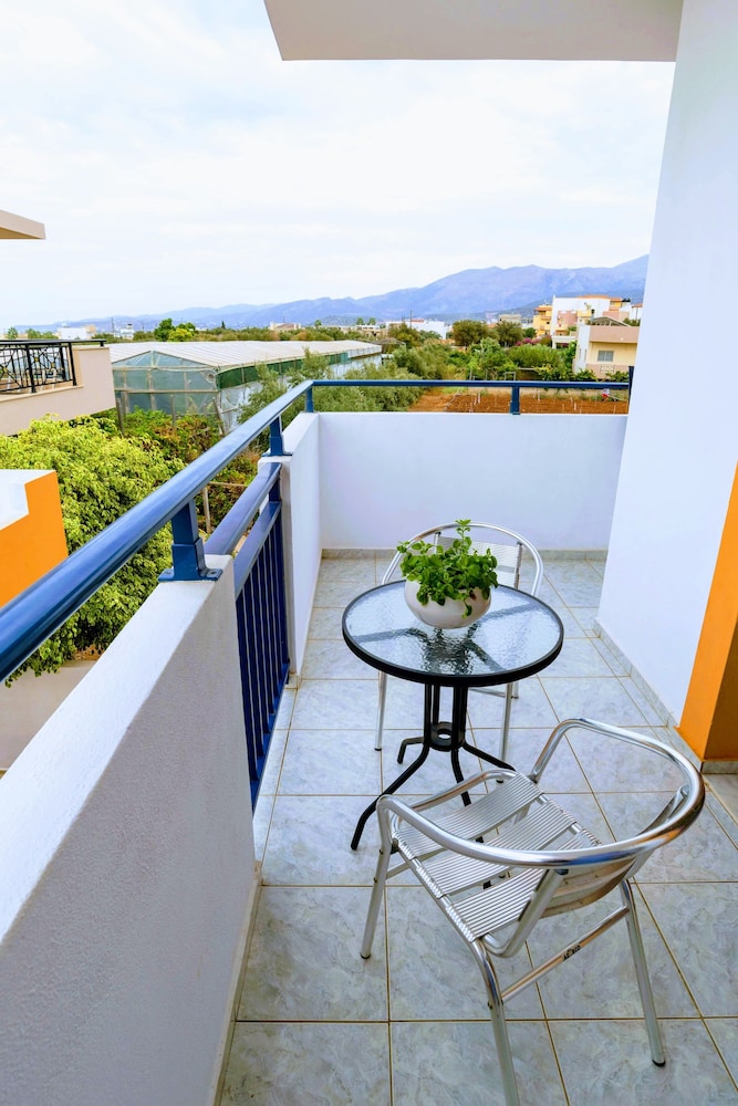 Eltina Apartments — Hotel rooms in Malia
