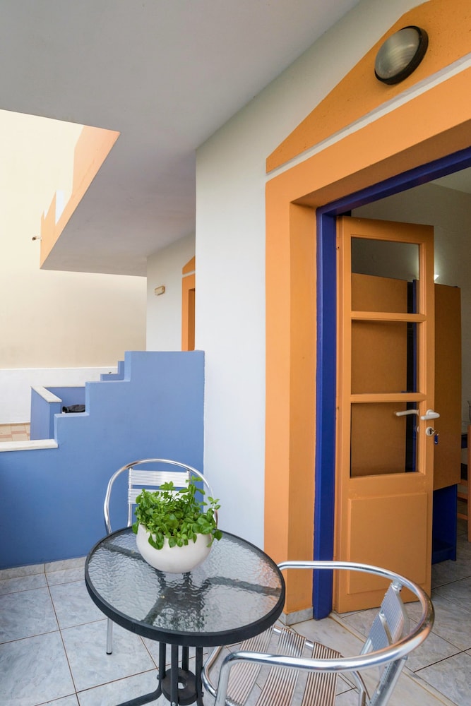 Eltina Apartments — Hotel building in Malia