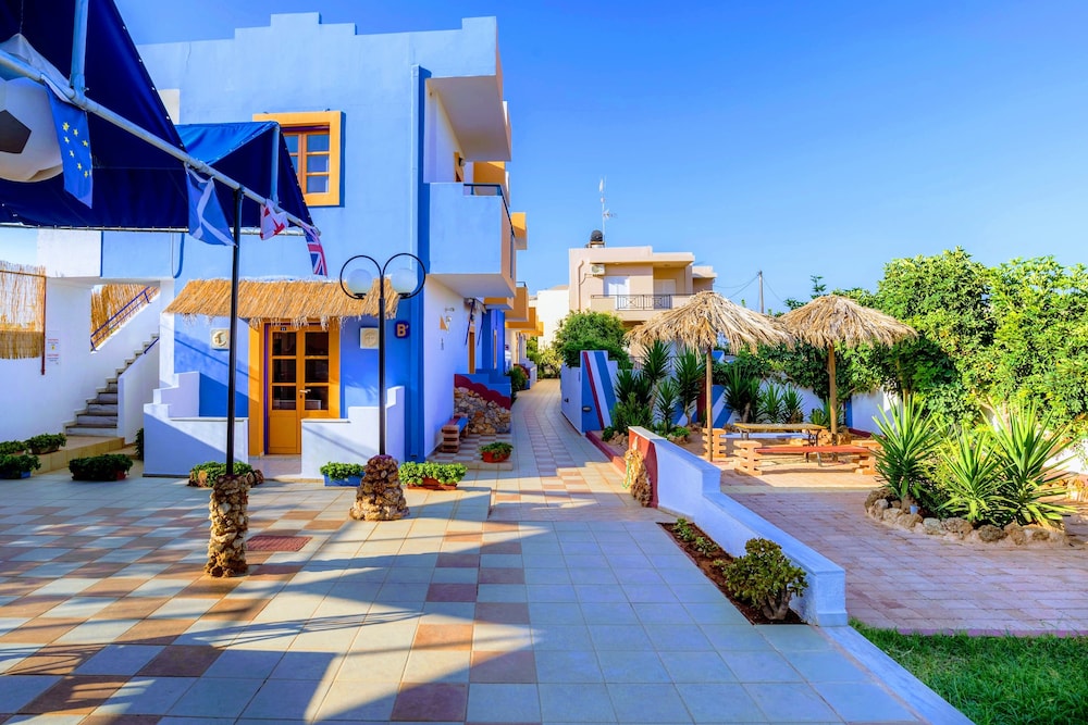 Eltina Apartments — Hotel building in Malia