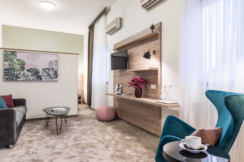 Hotel Mondo — Hotel rooms in Split, Split-Dalmatia