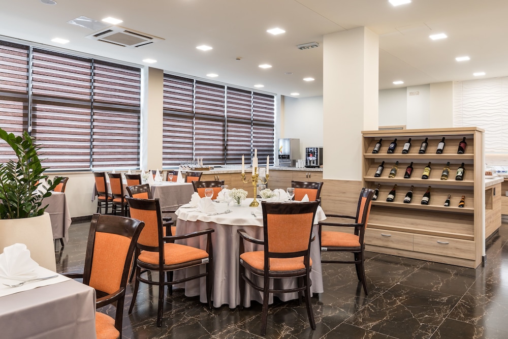 Hotel Mondo — Restaurant & bars in Split, Split-Dalmatia