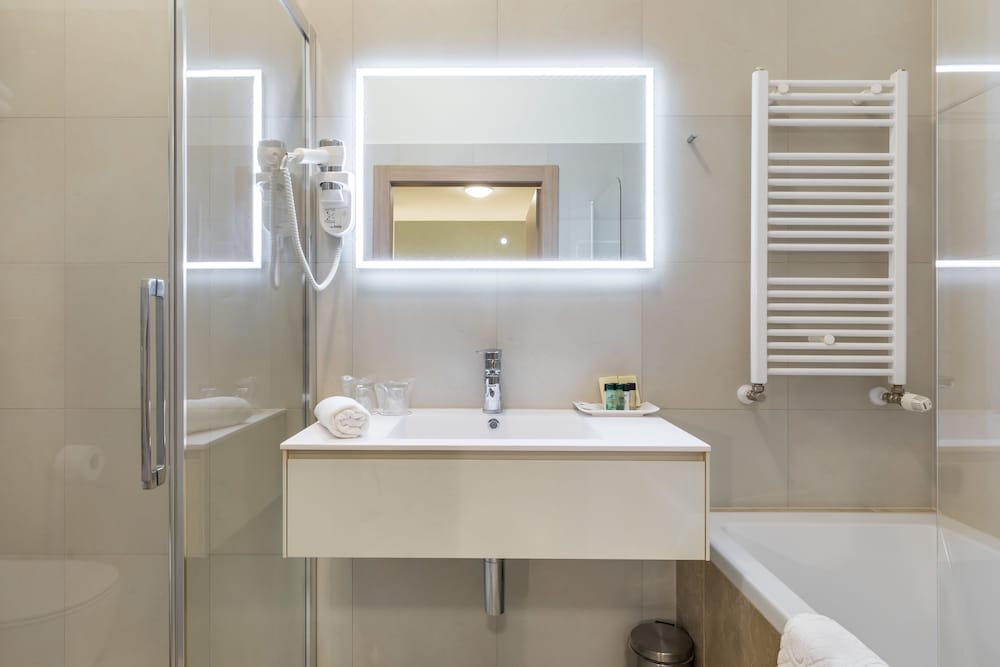 Hotel Mondo — Hotel rooms in Split, Split-Dalmatia