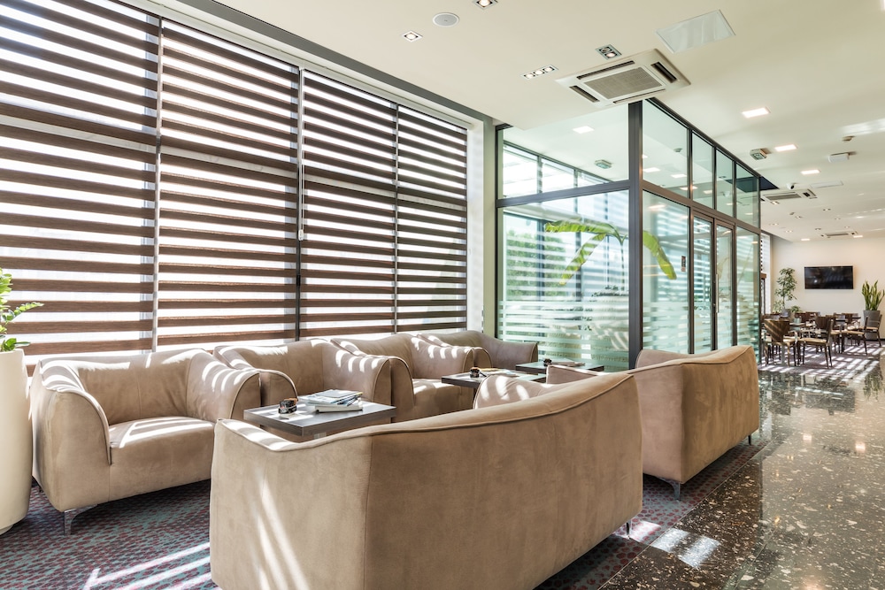 Hotel Mondo — Hotel building in Split, Split-Dalmatia