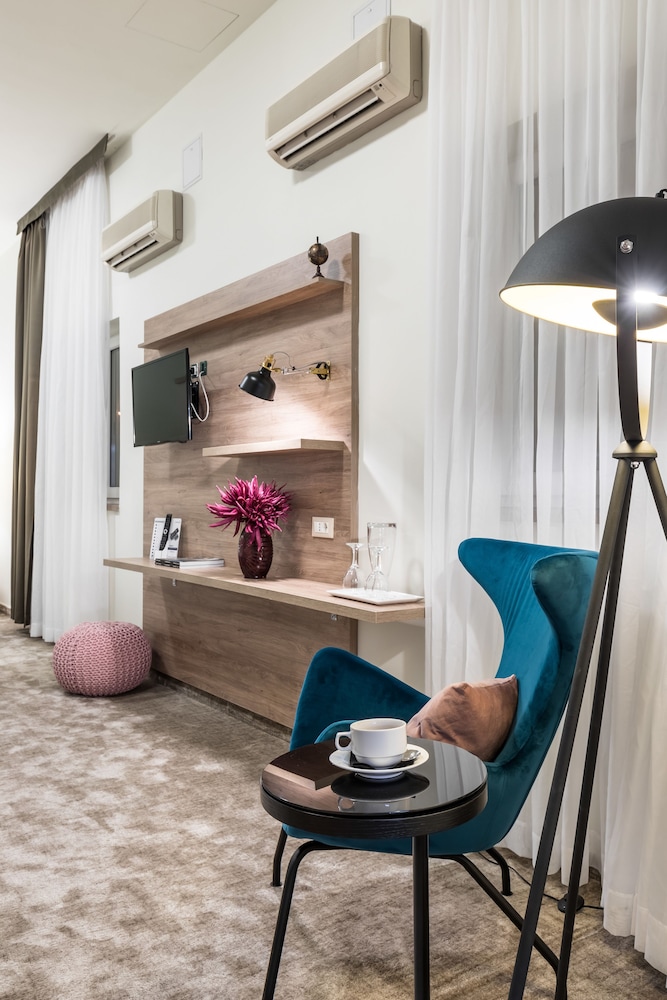 Hotel Mondo — Hotel rooms in Split, Split-Dalmatia