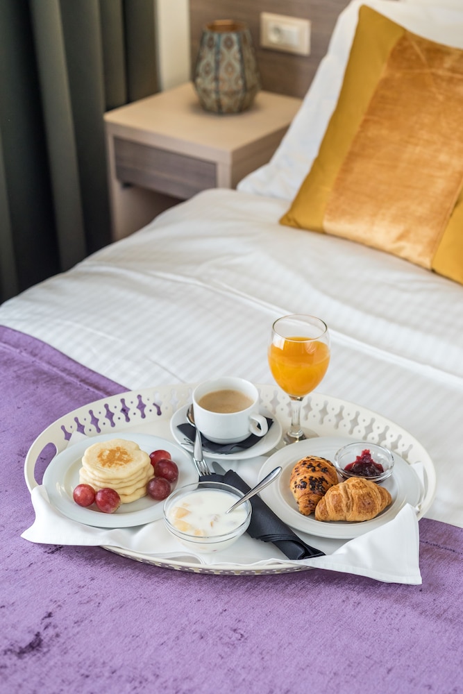 Hotel Mondo — Hotel rooms in Split, Split-Dalmatia
