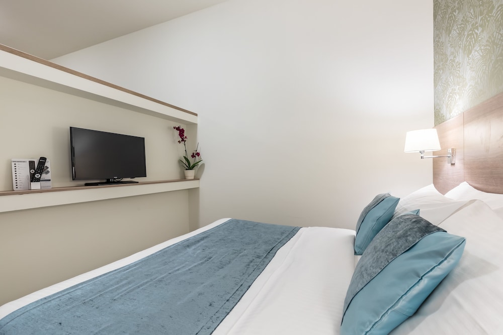 Hotel Mondo — Hotel rooms in Split, Split-Dalmatia