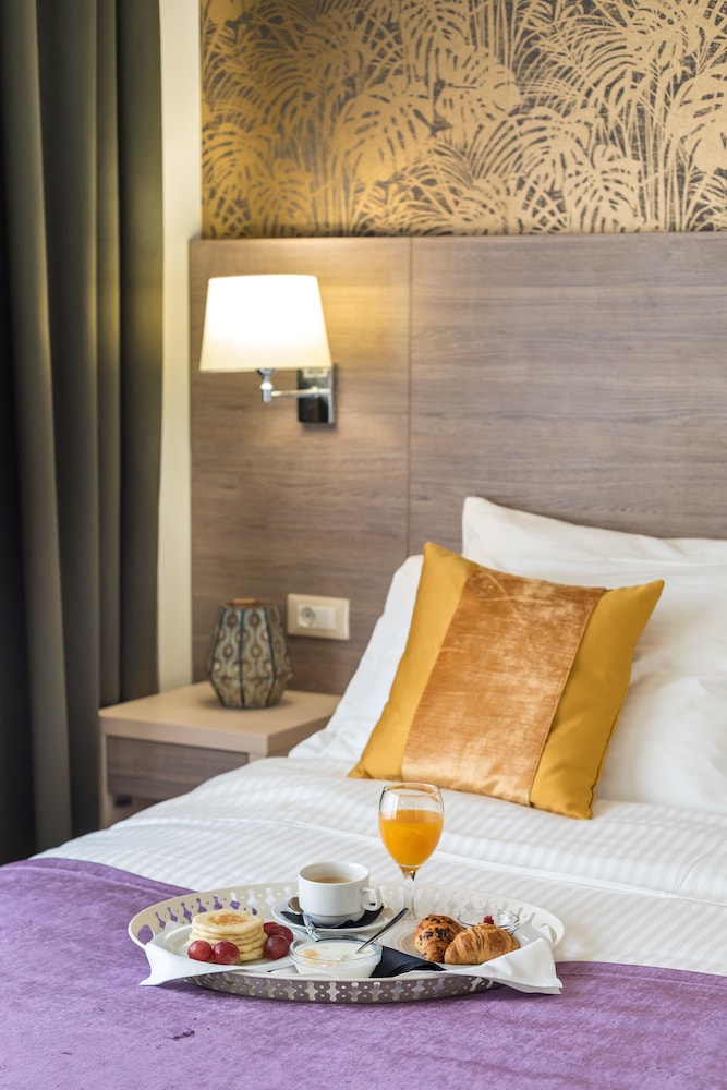 Hotel Mondo — Hotel rooms in Split, Split-Dalmatia
