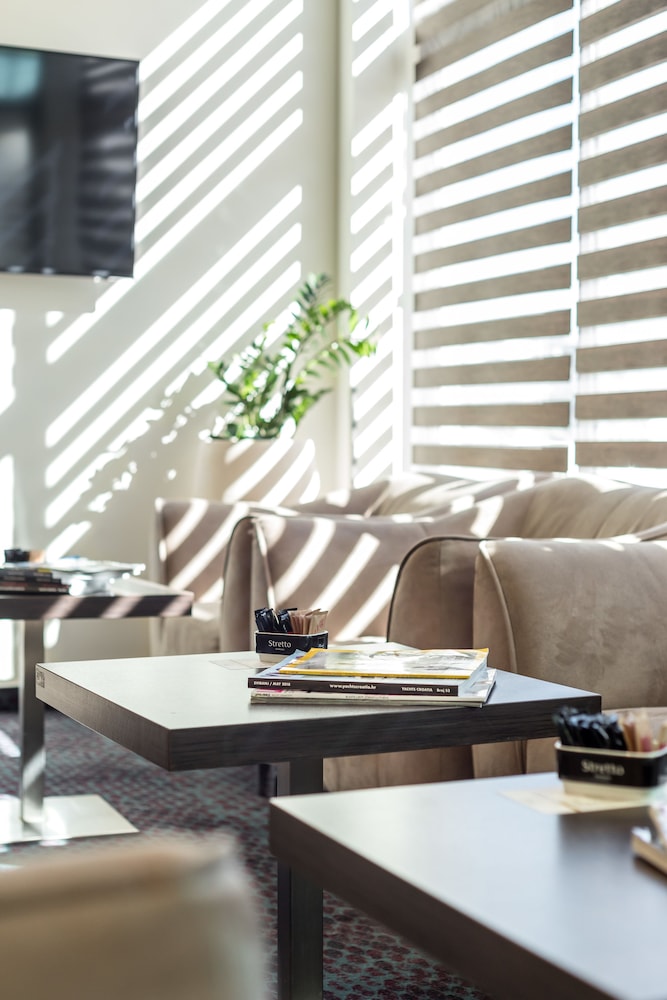 Hotel Mondo — Hotel rooms in Split, Split-Dalmatia
