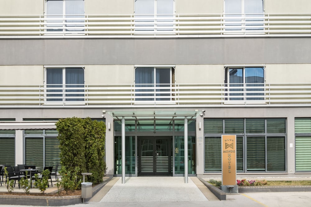 Hotel Mondo — Hotel building in Split, Split-Dalmatia