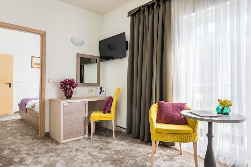 Hotel Mondo — Hotel rooms in Split, Split-Dalmatia