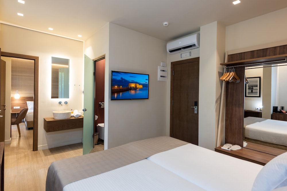 Metropole Urban Hotel — Hotel rooms in Heraklion