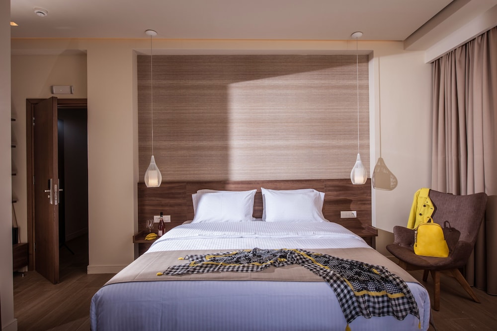 Metropole Urban Hotel — Hotel rooms in Heraklion