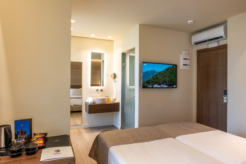 Metropole Urban Hotel — Hotel rooms in Heraklion