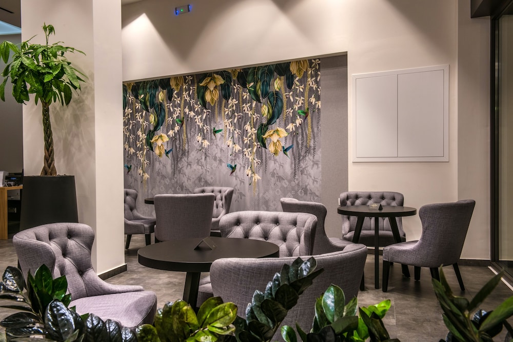 Metropole Urban Hotel — Restaurant & bars in Heraklion