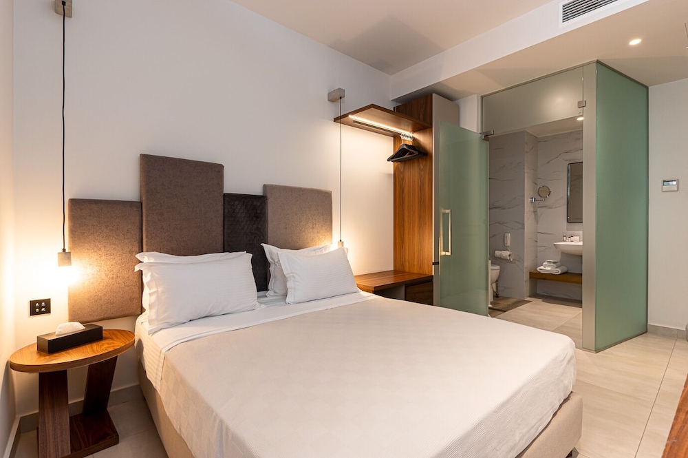 Dom Boutique Hotel — Hotel rooms in Heraklion