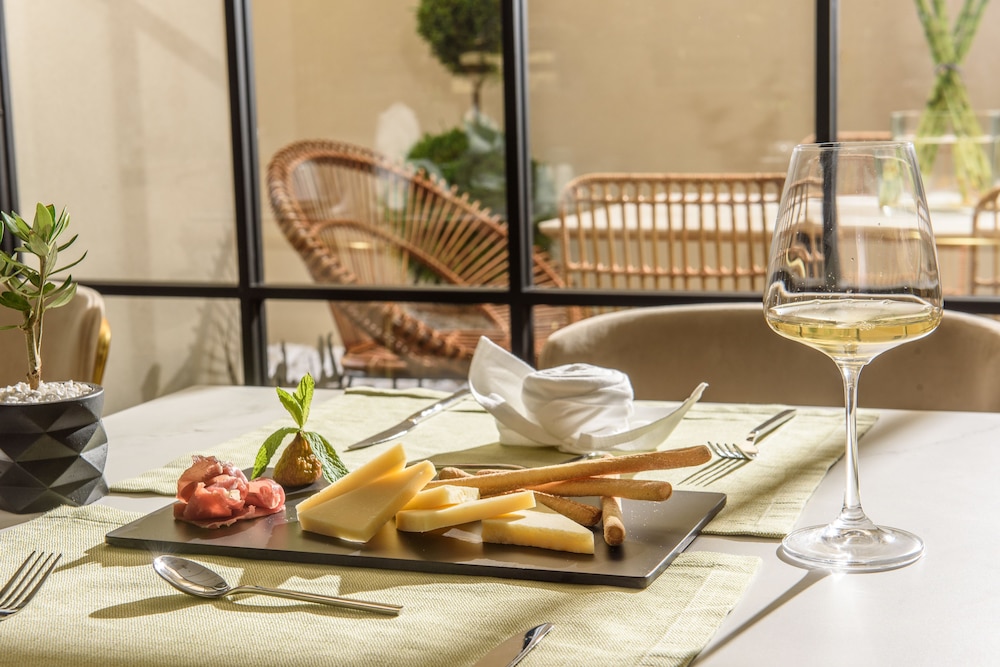 Dom Boutique Hotel — Restaurant & bars in Heraklion