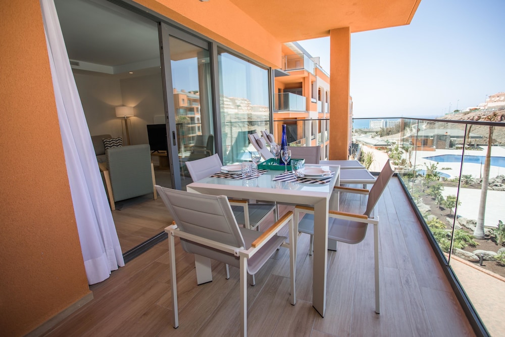 Arguineguin Park By Servatur VV — Hotel rooms in Arguineguin, Canary Islands