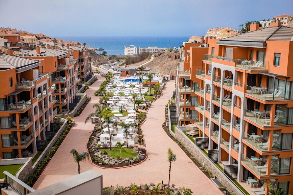 Arguineguin Park By Servatur VV — Hotel building in Arguineguin, Canary Islands