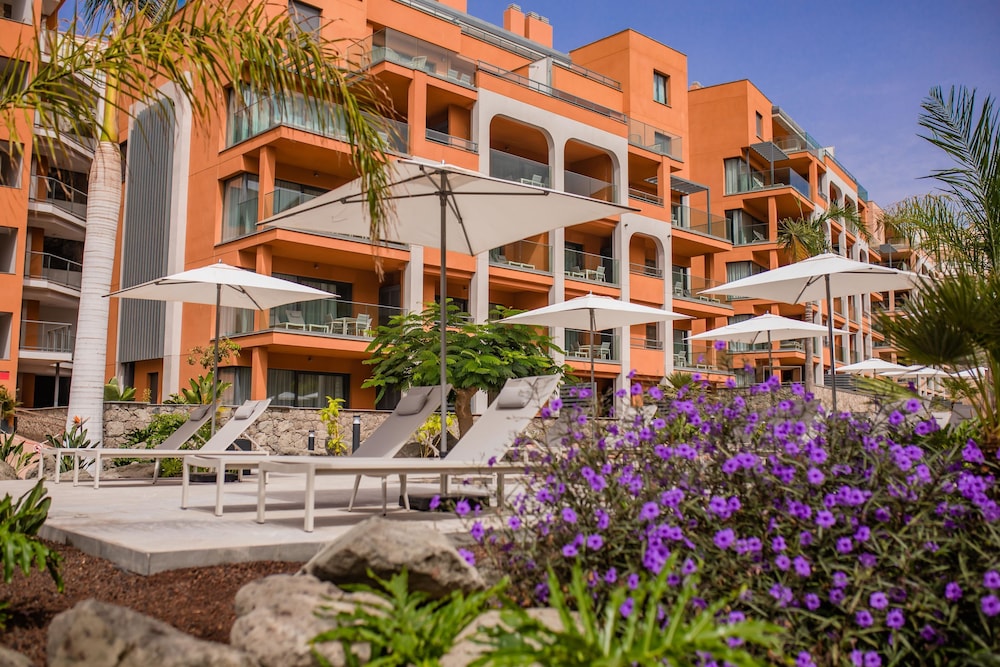 Arguineguin Park By Servatur VV — Hotel building in Arguineguin, Canary Islands