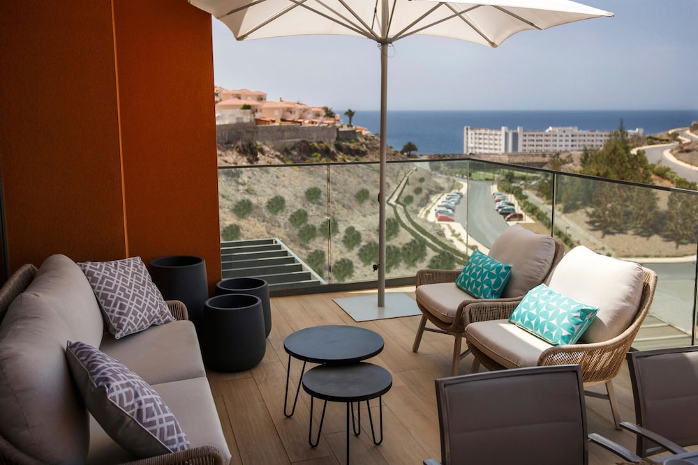 Arguineguin Park By Servatur VV — Hotel building in Arguineguin, Canary Islands