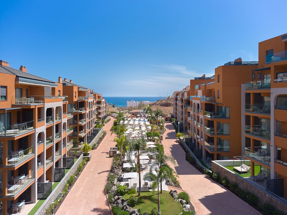 Arguineguin Park By Servatur VV — Hotel building in Arguineguin, Canary Islands