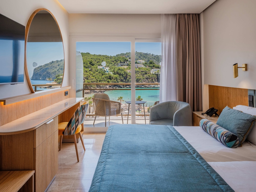 Grupotel Playa Camp de Mar - Adults Only — Hotel rooms in Andratx, Balearic Islands