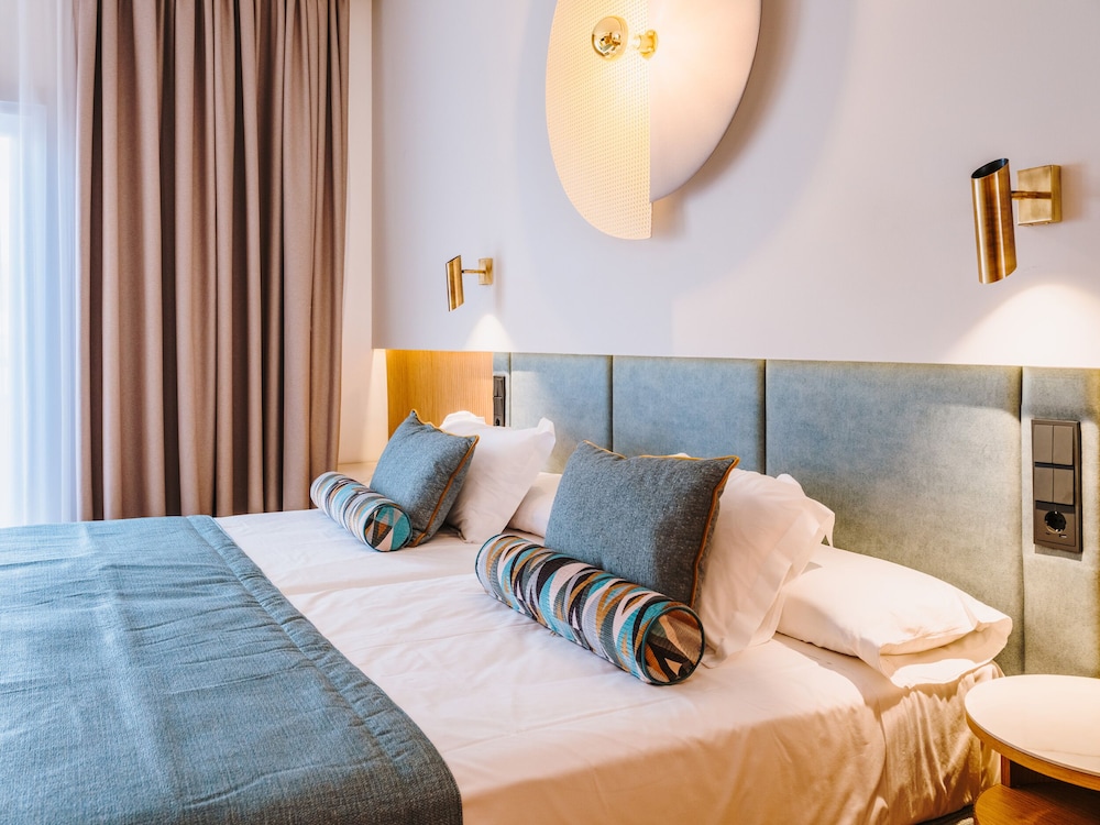 Grupotel Playa Camp de Mar - Adults Only — Hotel rooms in Andratx, Balearic Islands