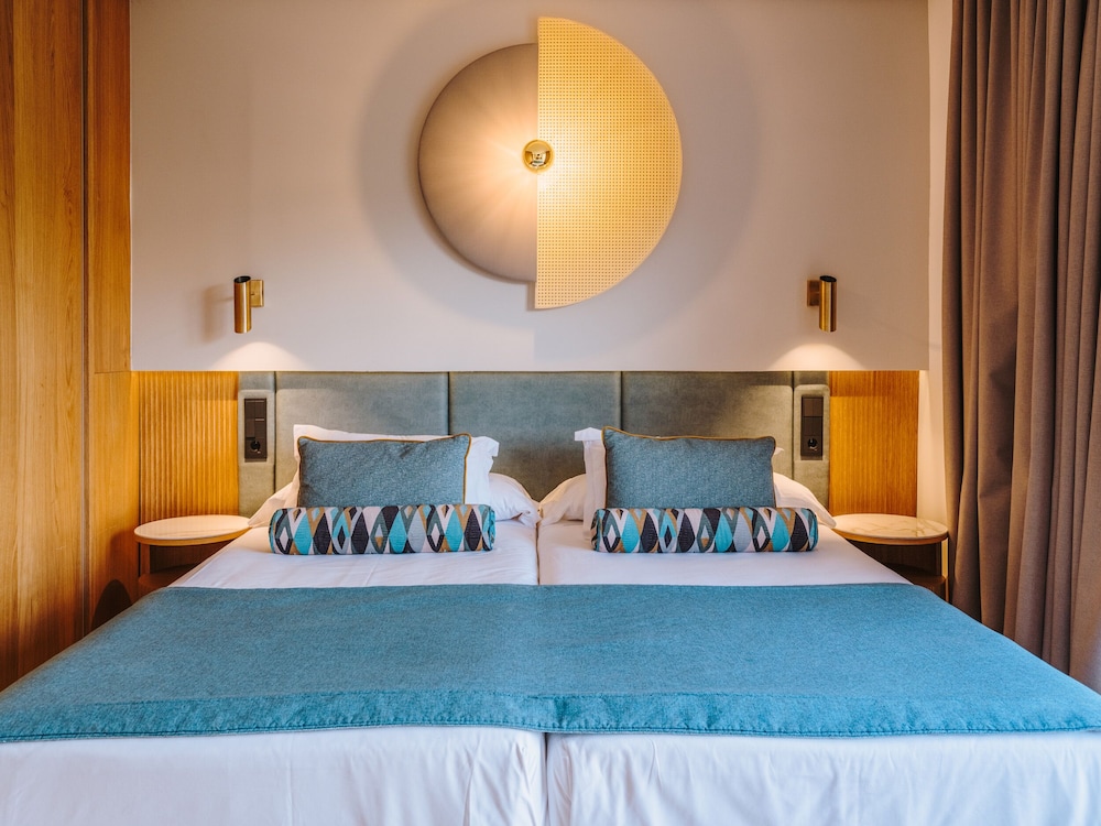 Grupotel Playa Camp de Mar - Adults Only — Hotel rooms in Andratx, Balearic Islands