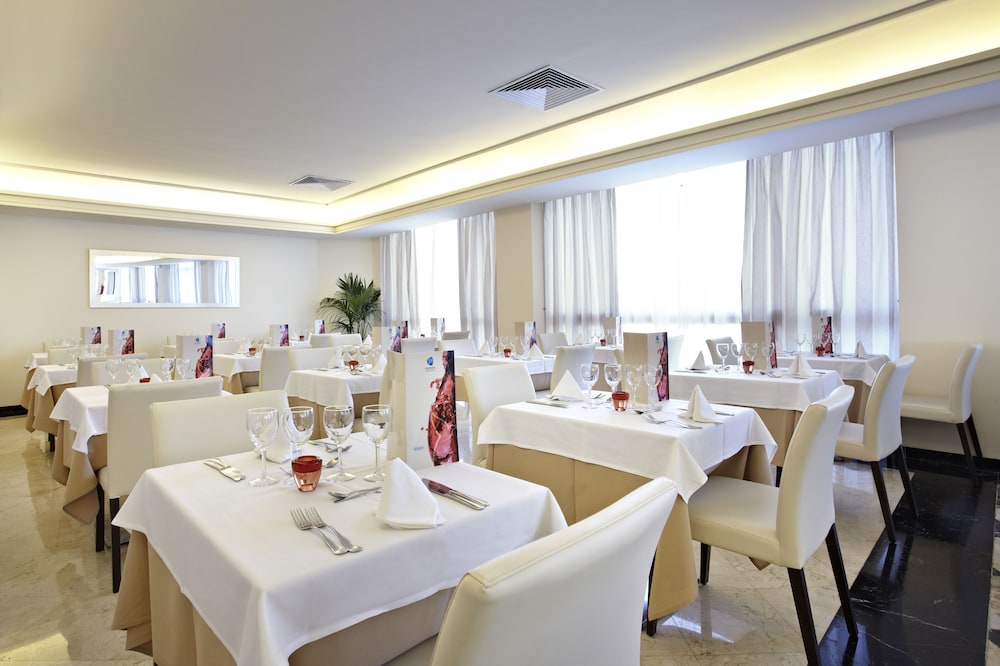Grupotel Playa Camp de Mar - Adults Only — Restaurant & bars in Andratx, Balearic Islands