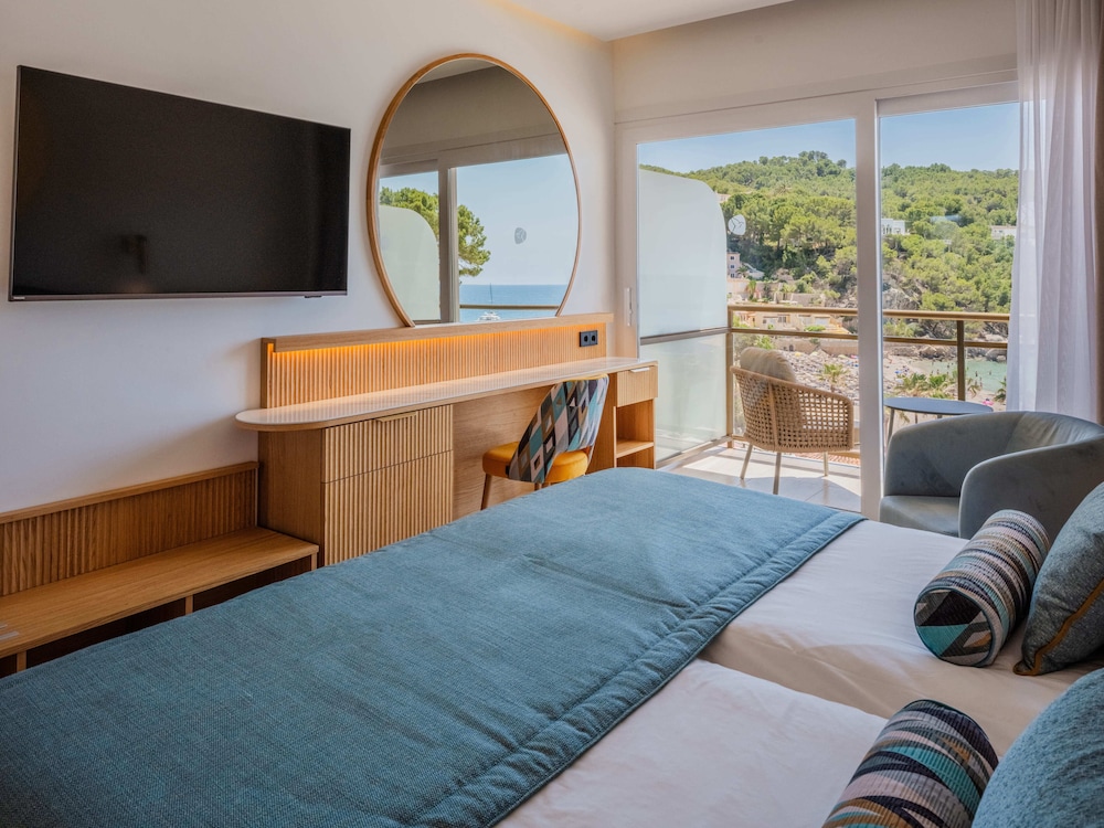 Grupotel Playa Camp de Mar - Adults Only — Hotel rooms in Andratx, Balearic Islands