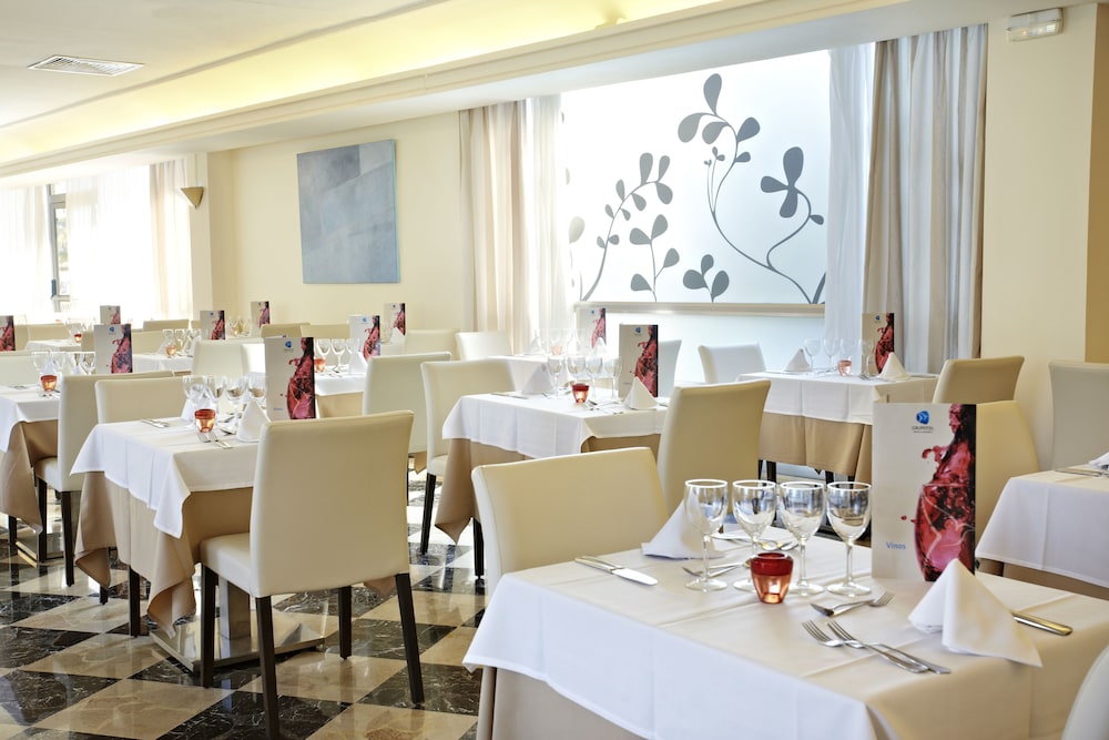 Grupotel Playa Camp de Mar - Adults Only — Restaurant & bars in Andratx, Balearic Islands