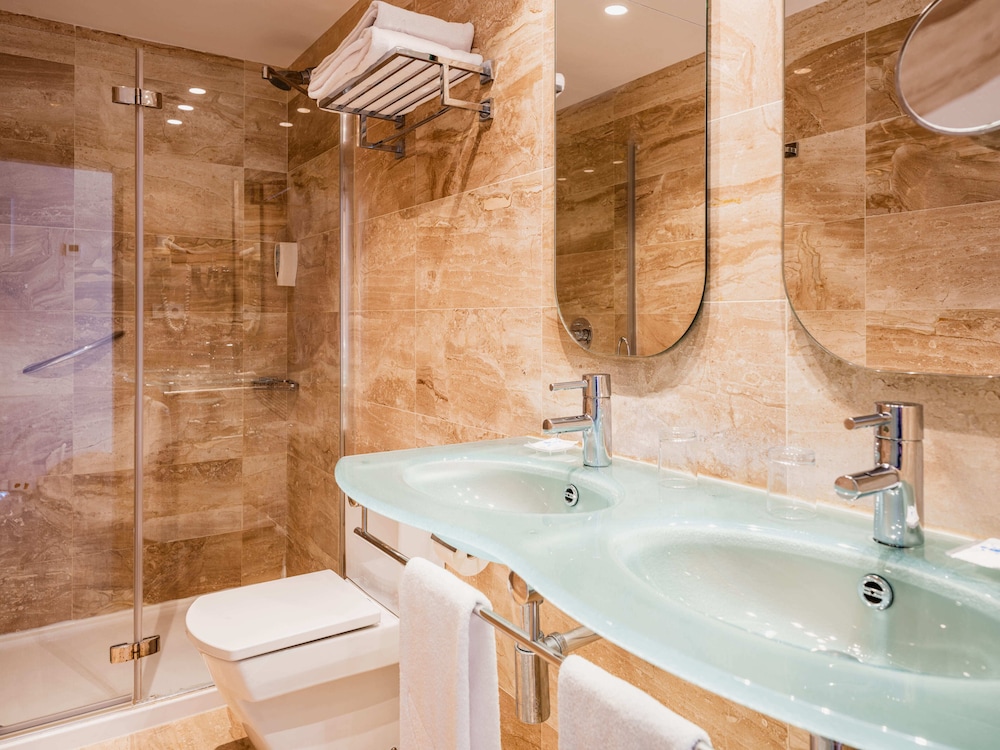 Grupotel Playa Camp de Mar - Adults Only — Hotel rooms in Andratx, Balearic Islands