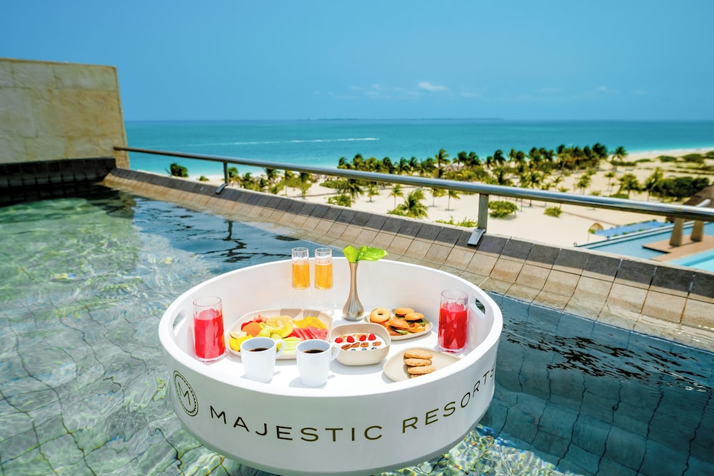 Majestic Elegance Costa Mujeres – All Inclusive — Swimming pool in Playa Mujeres, Quintana Roo
